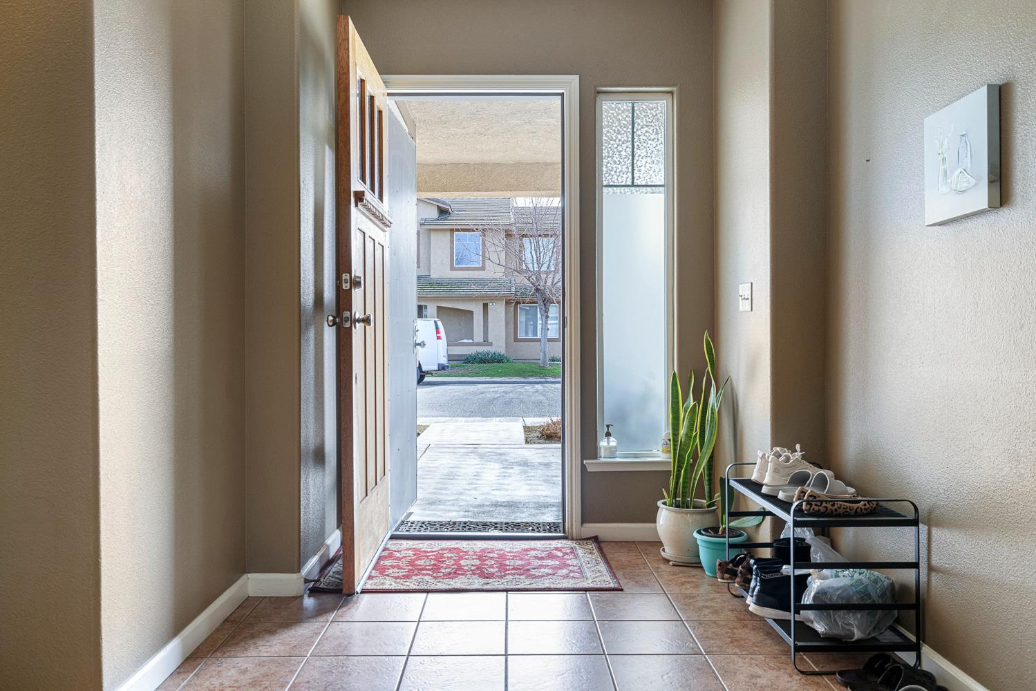 Fresno, California, 93727, United States, 4 Bedrooms Bedrooms, ,2 BathroomsBathrooms,Residential,For Sale,2008580