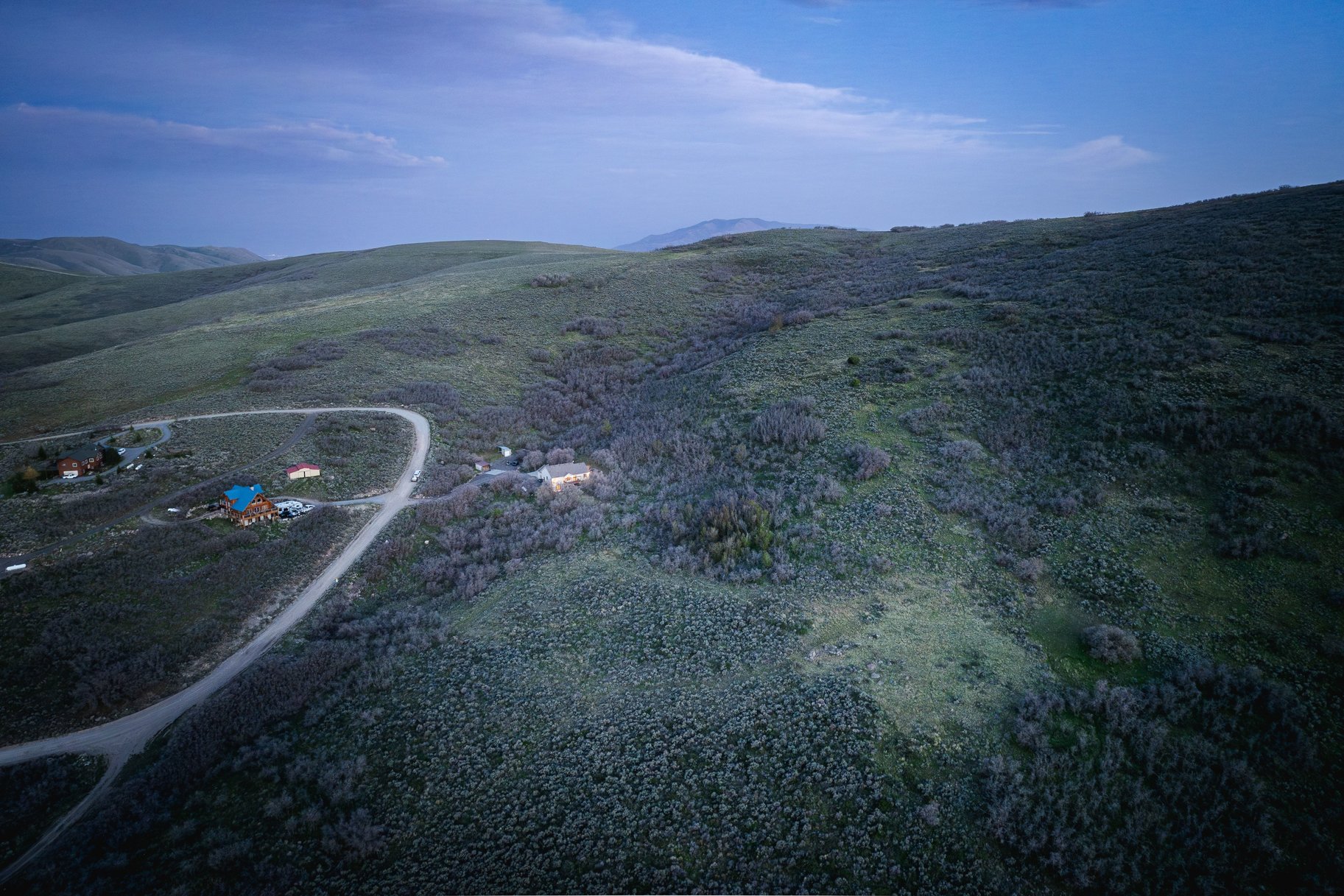  Rare Opportunity in Herriman High Country Estates  Rambler on 7.7 Private Acres - 物件實景