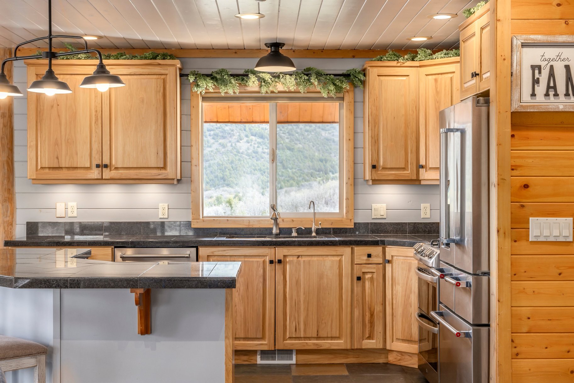  Modernized Timberlakes Cabin Home - 物件實景