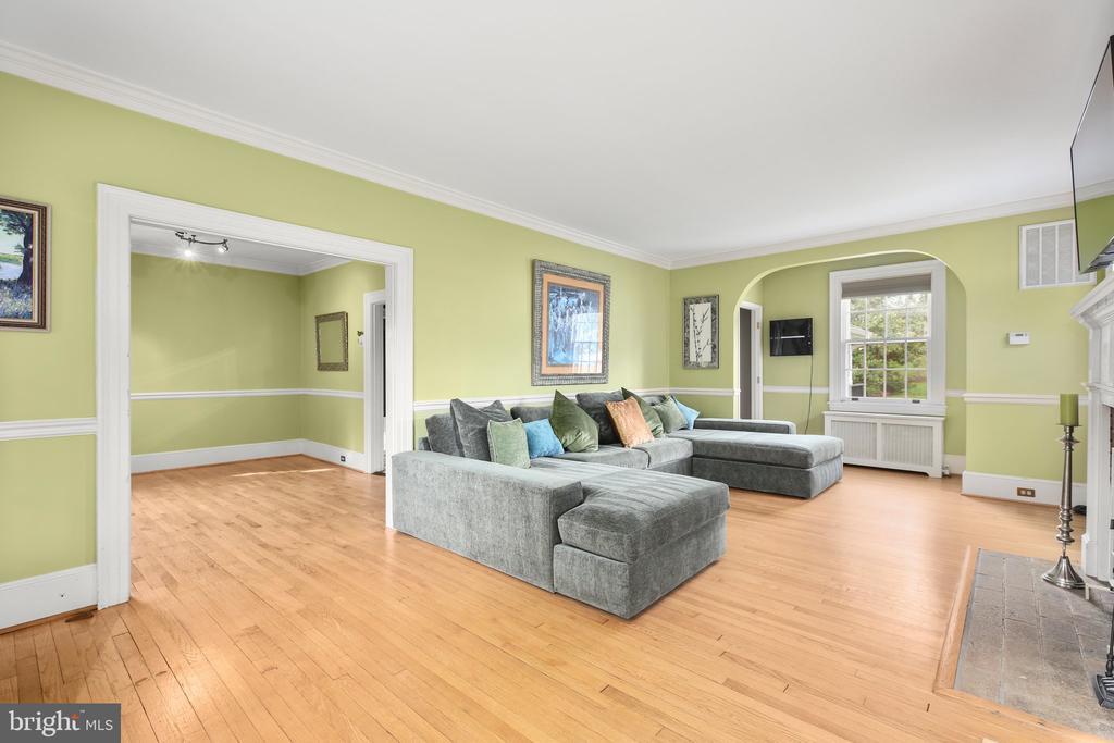Fredericksburg, Virginia, 22401, United States, 4 Bedrooms Bedrooms, ,2 BathroomsBathrooms,Residential,For Sale,1826966