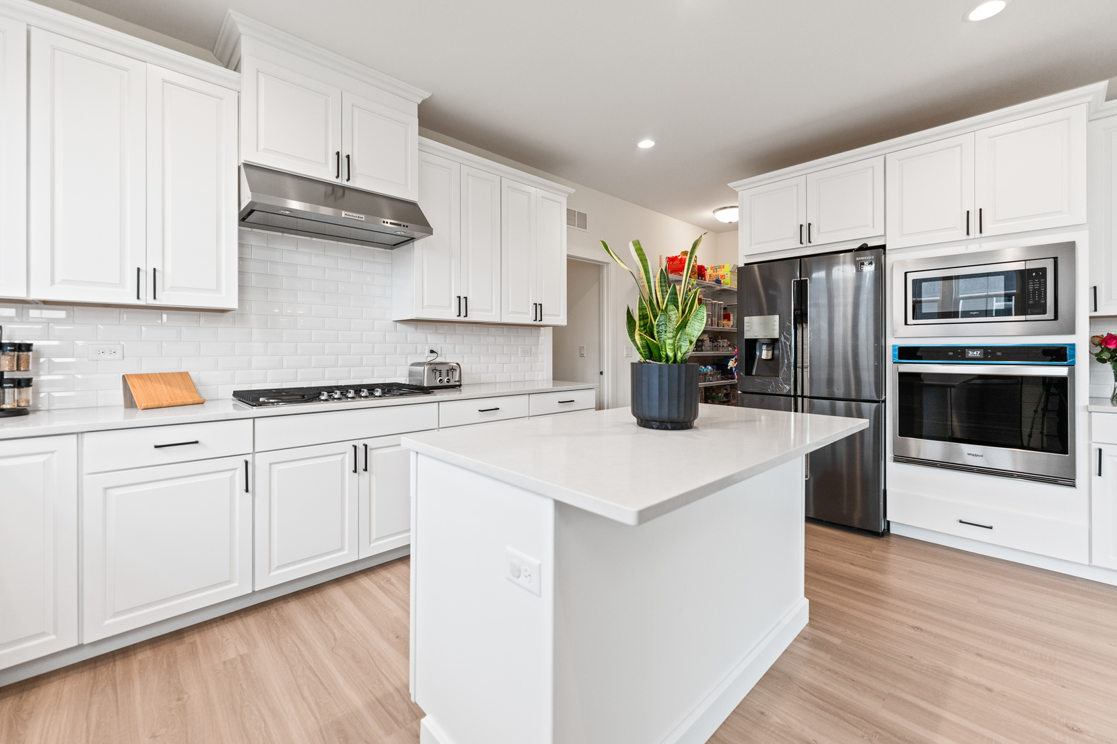 Elgin, Illinois, 60124, United States, 4 Bedrooms Bedrooms, ,3 BathroomsBathrooms,Residential,For Sale,1941075