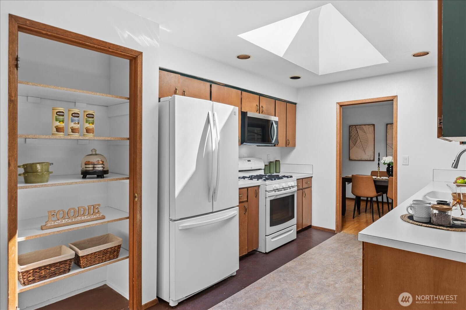 Edmonds, Washington, 98026, United States, 3 Bedrooms Bedrooms, ,1 BathroomBathrooms,Residential,For Sale,1950976