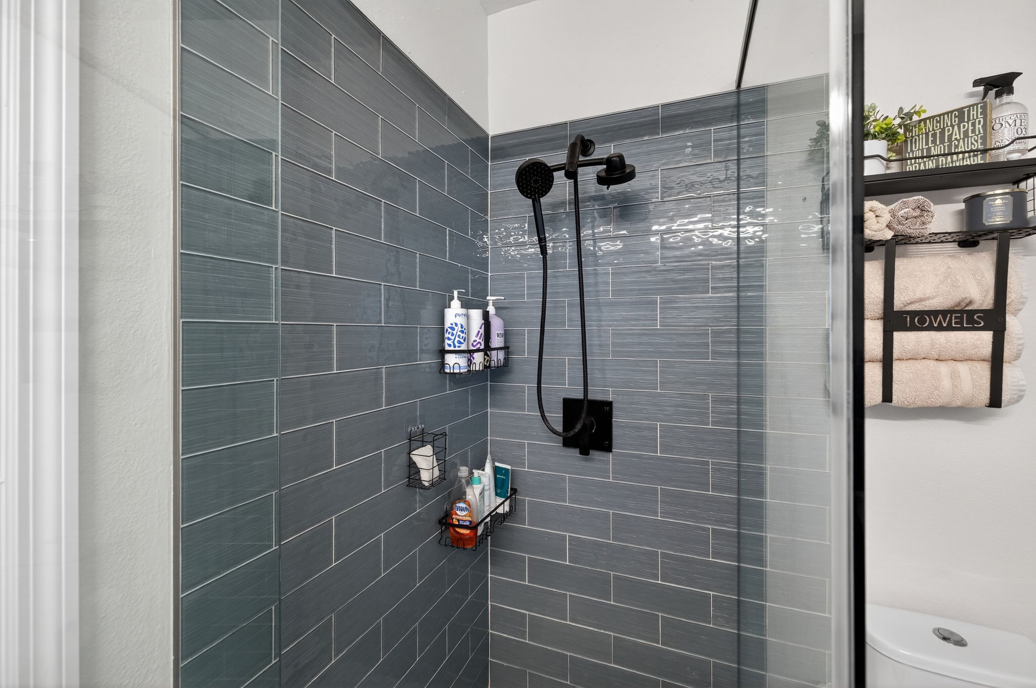 Tampa, Florida, 33615, United States, 4 Bedrooms Bedrooms, ,4 BathroomsBathrooms,Residential,For Sale,2005778