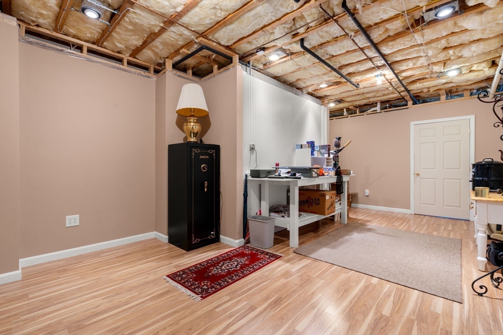 Kingston, Massachusetts, 02364, United States, 2 Bedrooms Bedrooms, ,3 BathroomsBathrooms,Residential,For Sale,1932418