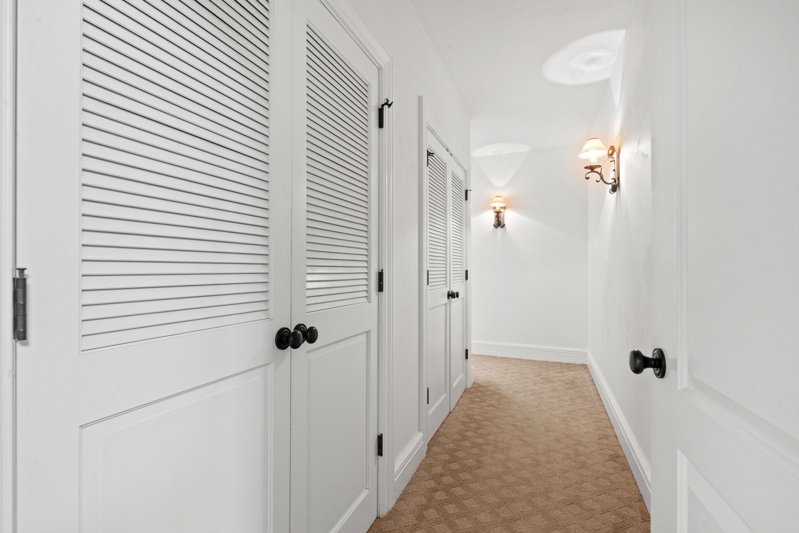 MENASHA, Wisconsin, 54952, United States, 6 Bedrooms Bedrooms, ,5 BathroomsBathrooms,Residential,For Sale,1994548