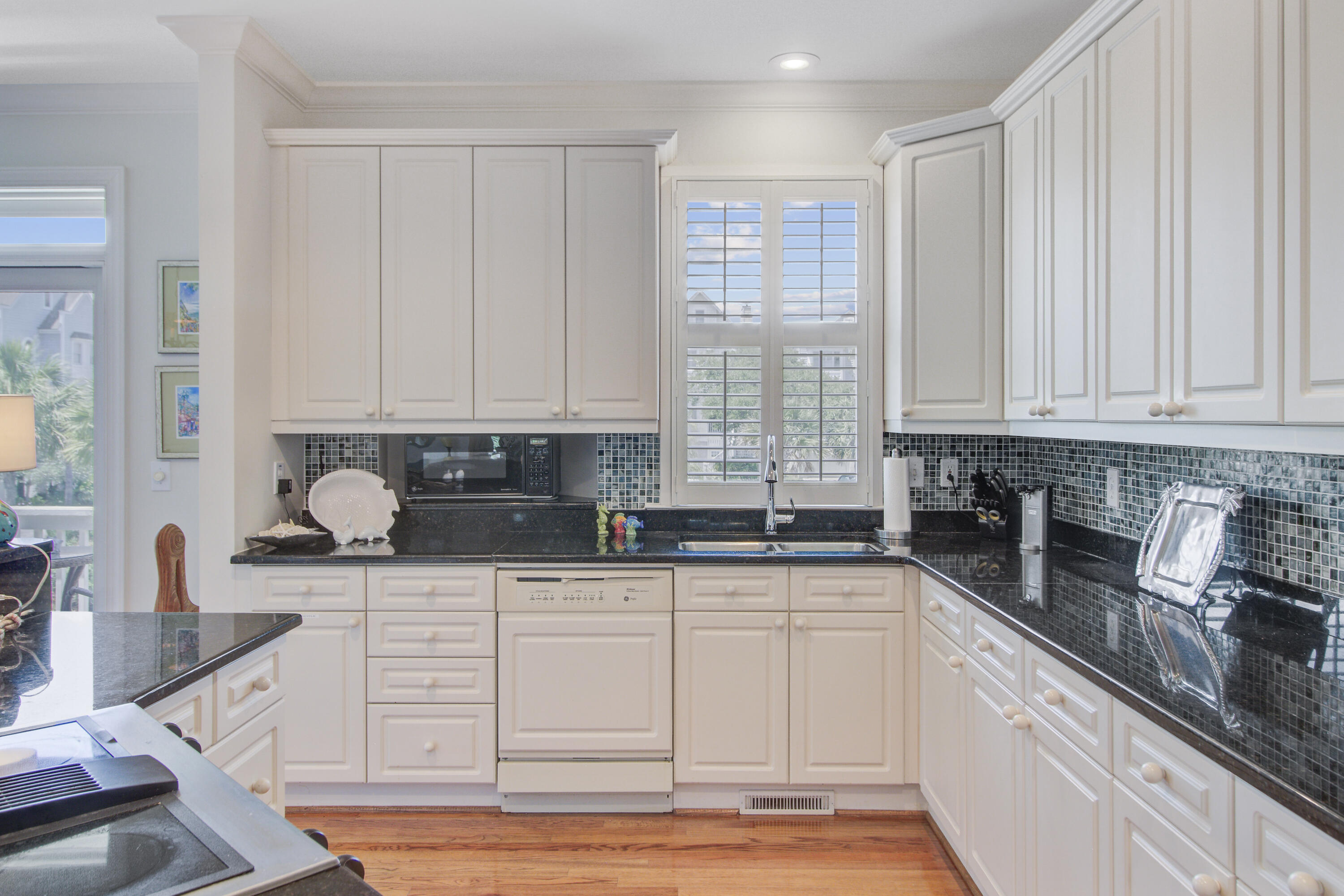 Mount Pleasant, South Carolina, 29464, United States, 4 Bedrooms Bedrooms, ,4 BathroomsBathrooms,Residential,For Sale,1826334