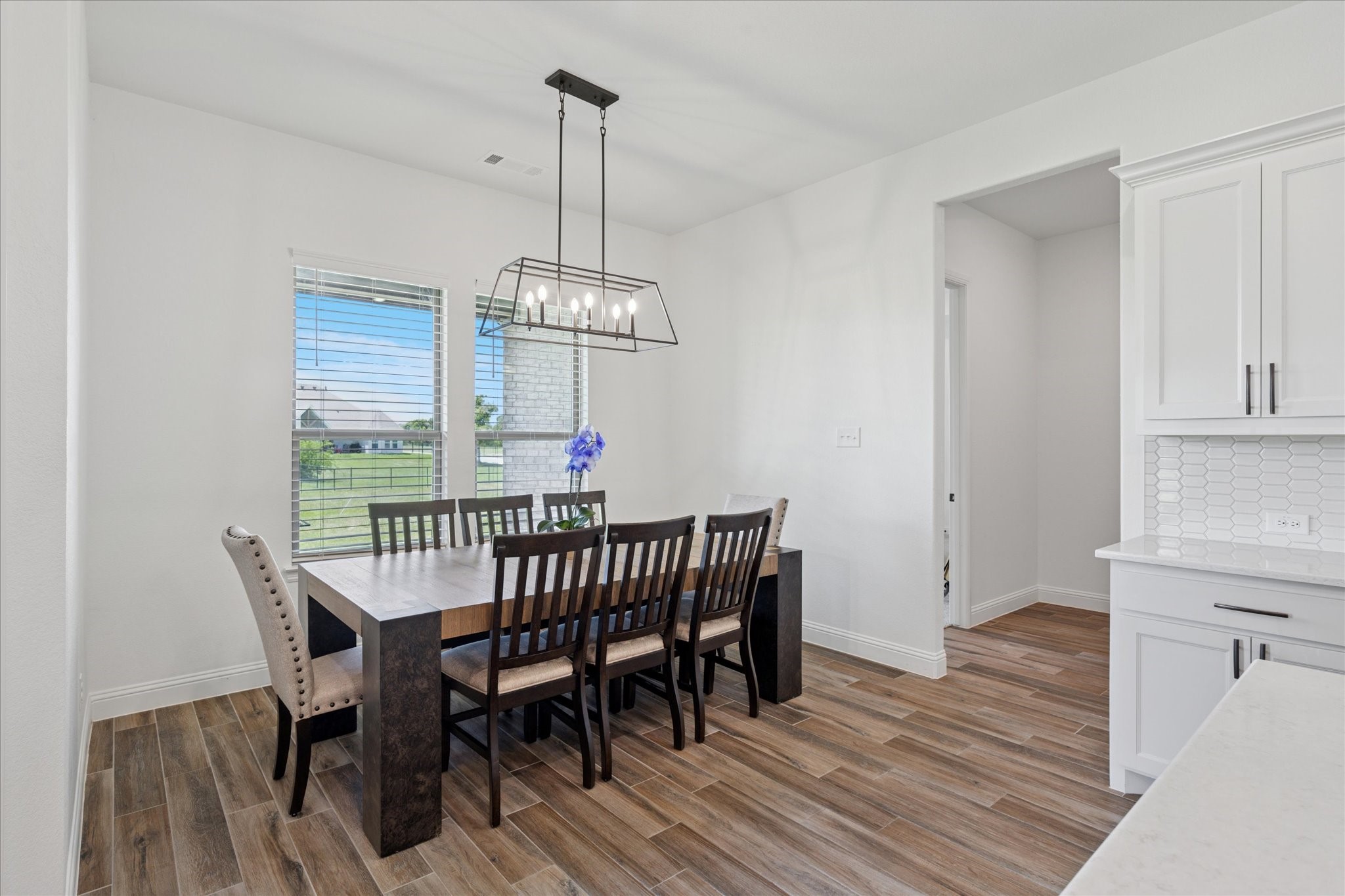 Weatherford, Texas, 76085, United States, 4 Bedrooms Bedrooms, ,3 BathroomsBathrooms,Residential,For Sale,1849963