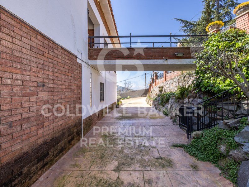 Sant Cugat del Vallès, Catalonia, ES, 5 Bedrooms Bedrooms, ,2 BathroomsBathrooms,Residential,For Sale,1759701