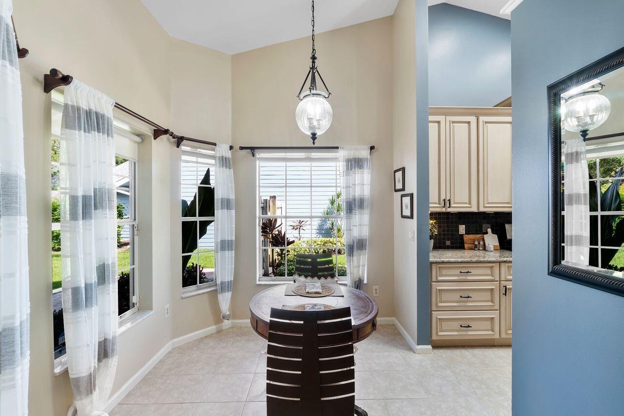 Wellington, Florida, 33414, United States, 2 Bedrooms Bedrooms, ,2 BathroomsBathrooms,Residential,For Sale,1892262
