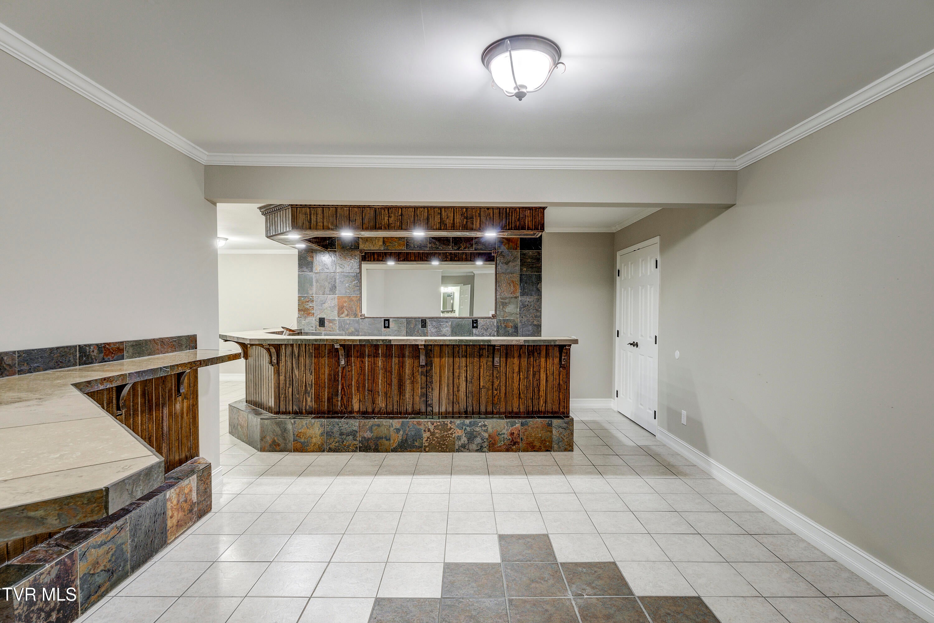 Bristol, Tennessee, 37620, United States, 4 Bedrooms Bedrooms, ,4 BathroomsBathrooms,Residential,For Sale,2001712