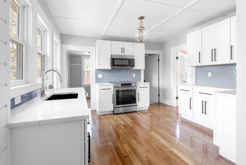 Abington, Massachusetts, 02351, United States, 4 Bedrooms Bedrooms, ,2 BathroomsBathrooms,Residential,For Sale,1758924
