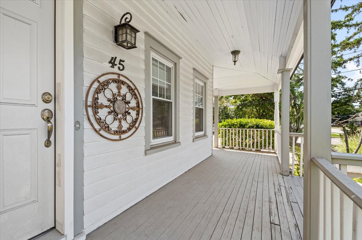 Amityville, New York, 11701, United States, 3 Bedrooms Bedrooms, ,3 BathroomsBathrooms,Residential,For Sale,1944957