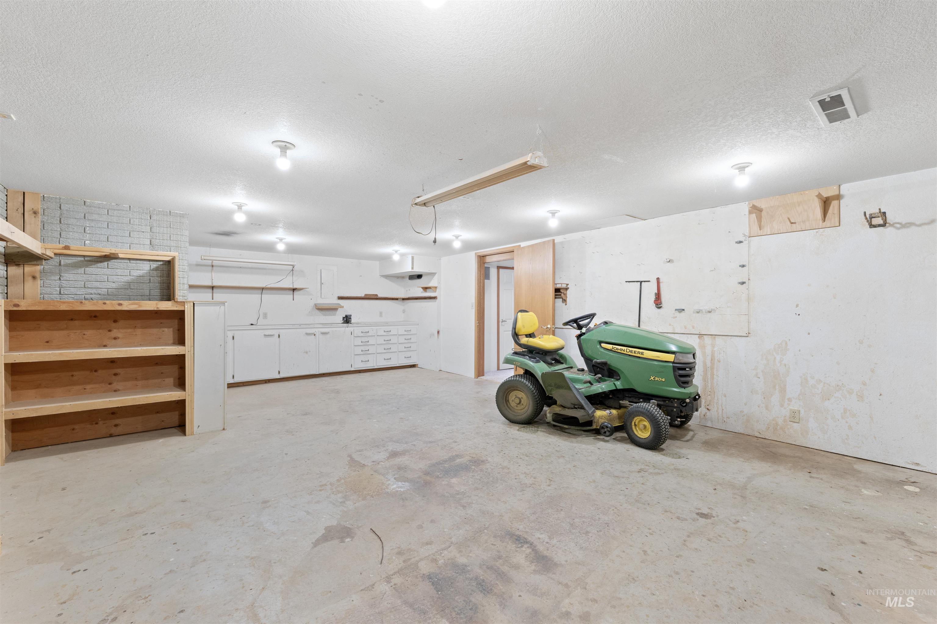 805 Broadway Street, Colton, Washington, 99113, United States, 3 Bedrooms Bedrooms, ,Residential,For Sale,805 Broadway Street,1653111