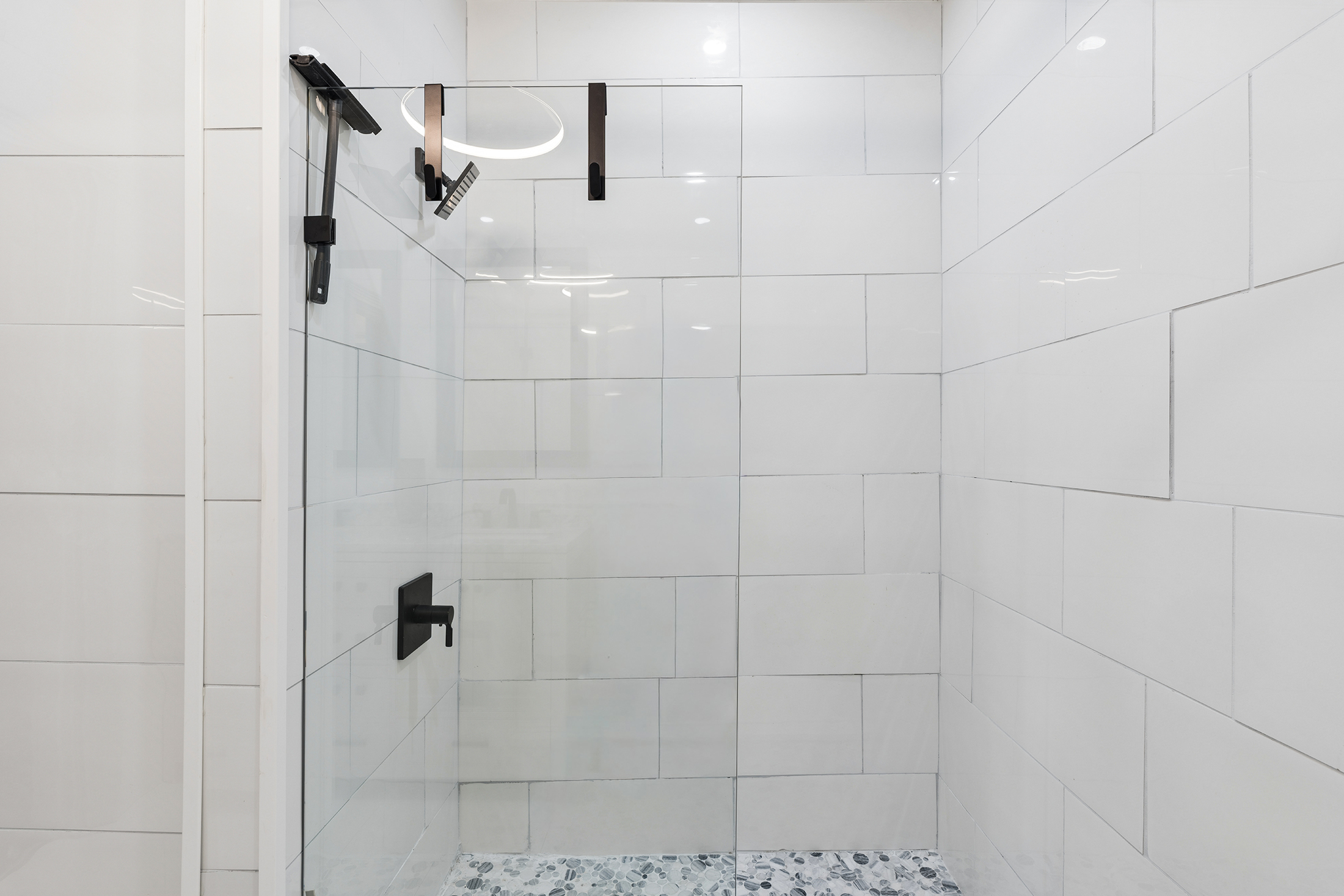  Charming Bungalow Offers Flexible Living Spaces and Impressive 0.6+/- Acre Lot - 物件實景