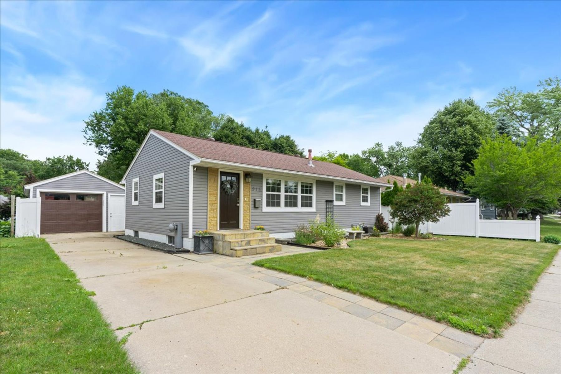  Beautifully Remodeled Rambler Near Downtown Rochester - 物件實景