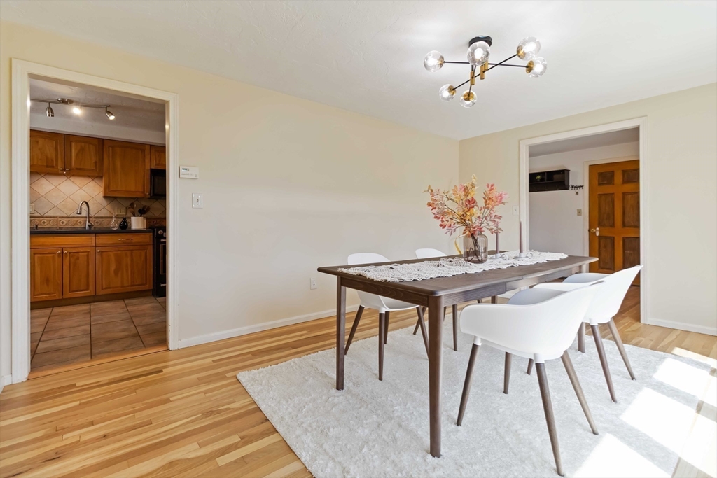 Natick, Massachusetts, 01760, United States, 4 Bedrooms Bedrooms, ,4 BathroomsBathrooms,Residential,For Sale,1950853