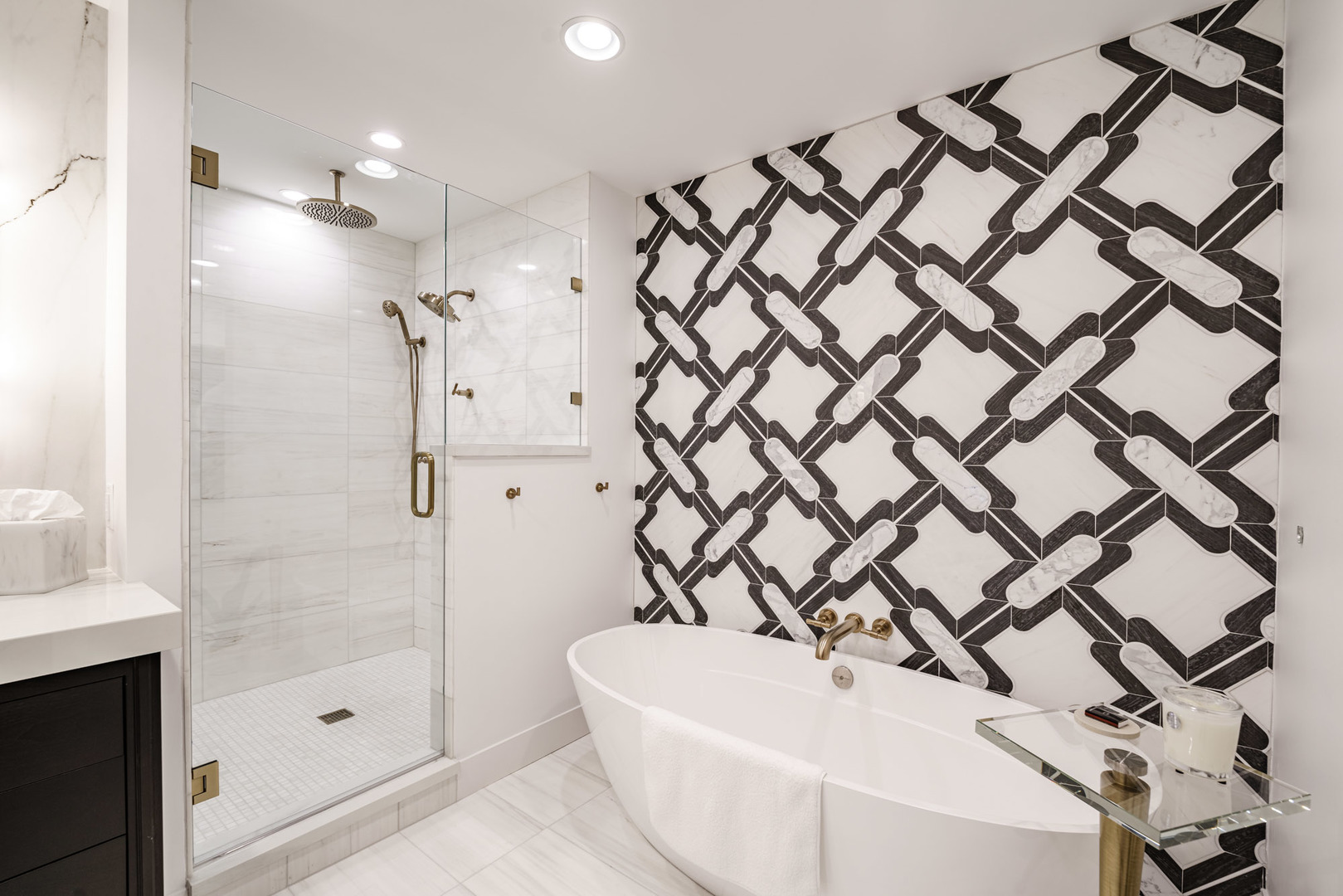 Oak Brook, Illinois, 60523, United States, 2 Bedrooms Bedrooms, ,2 BathroomsBathrooms,Residential,For Sale,1927231