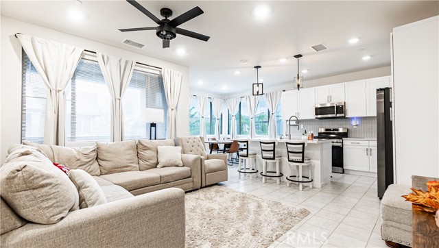 Ontario, California, 91761, United States, 2 Bedrooms Bedrooms, ,2 BathroomsBathrooms,Residential,For Sale,1993844