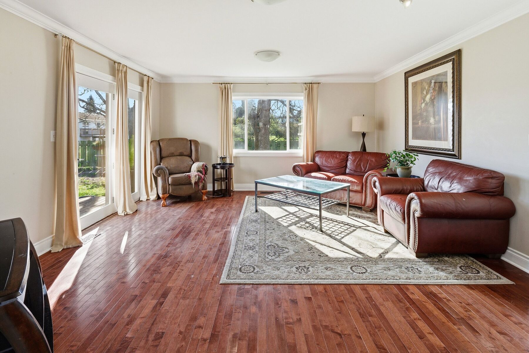  Gordon Head Family Home - 物件實景