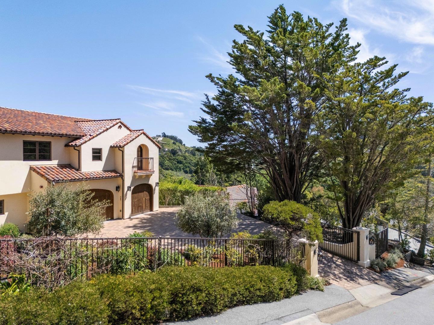 Hillsborough, California, 94010, United States, 4 Bedrooms Bedrooms, ,4 BathroomsBathrooms,Residential,For Sale,1767214