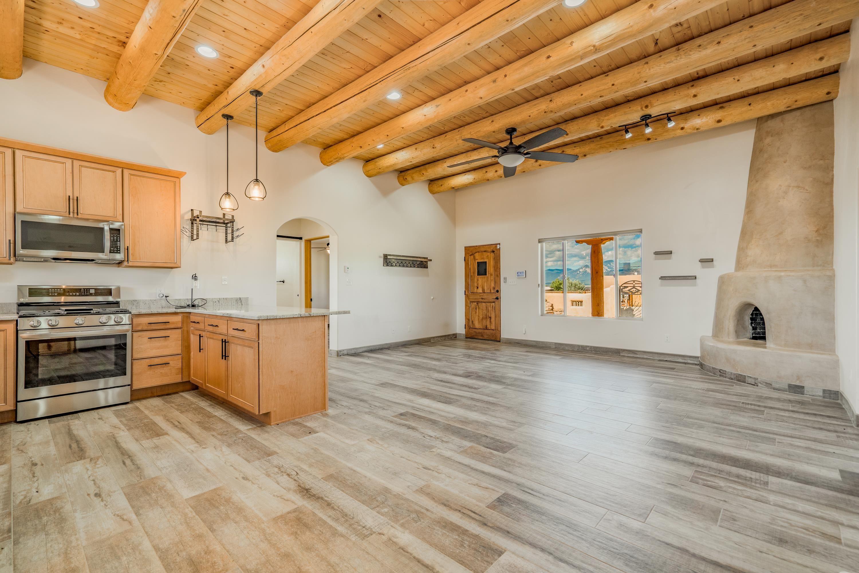 Taos, New Mexico, 87557, United States, 3 Bedrooms Bedrooms, ,2 BathroomsBathrooms,Residential,For Sale,1959300