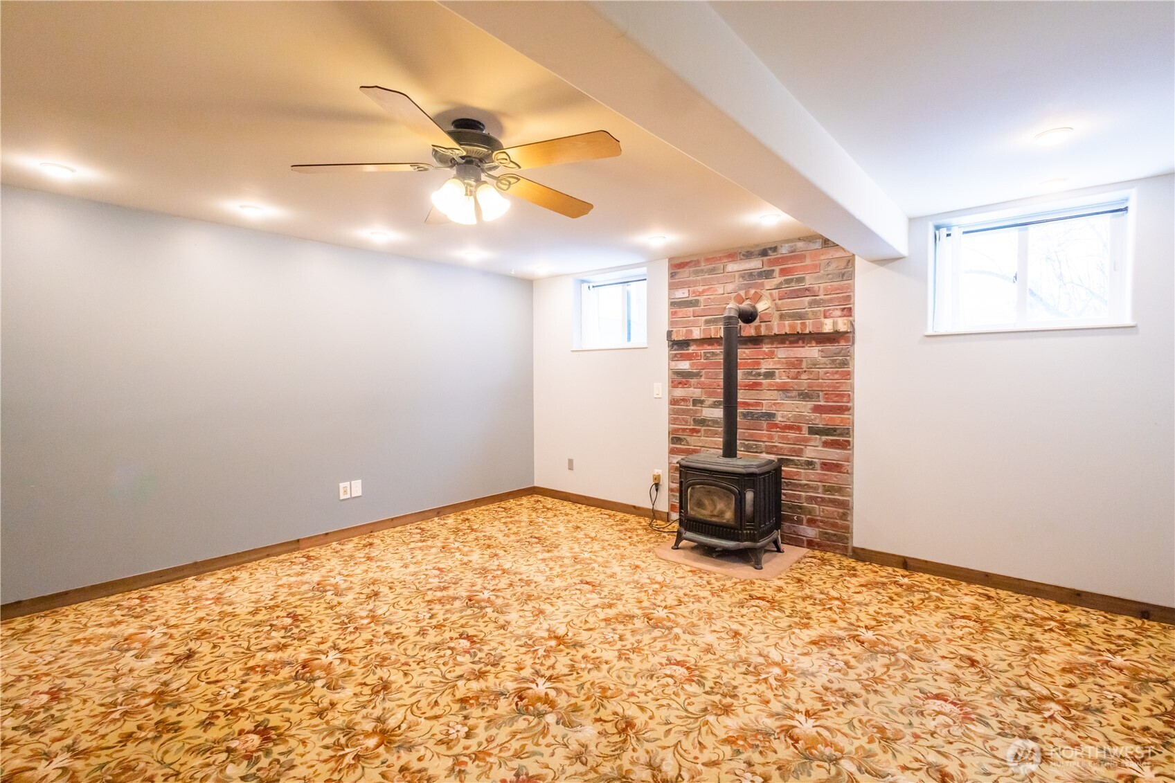 Roslyn, Washington, 98941, United States, 2 Bedrooms Bedrooms, ,2 BathroomsBathrooms,Residential,For Sale,2009097