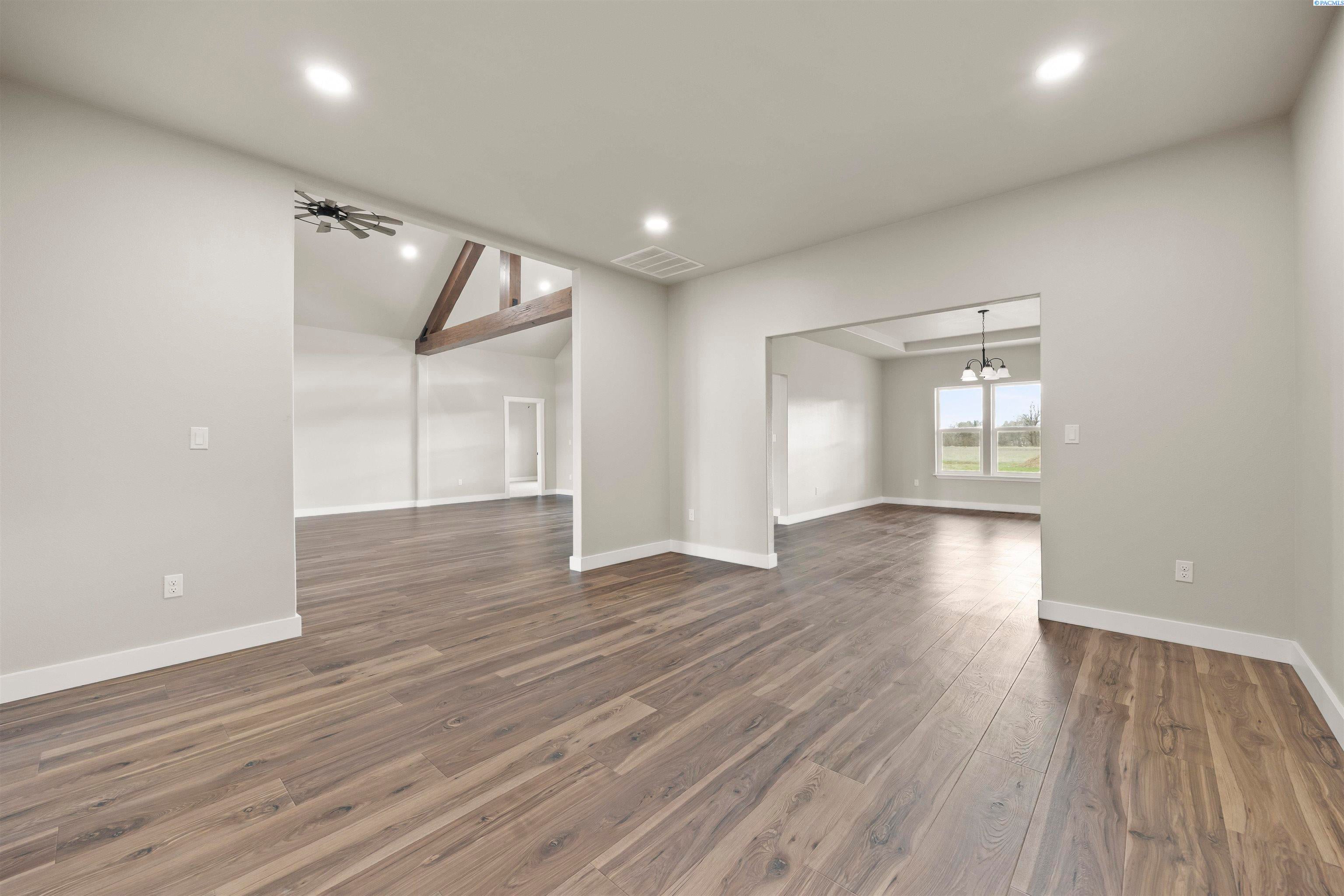 Prosser, Washington, 99350, United States, 3 Bedrooms Bedrooms, ,2 BathroomsBathrooms,Residential,For Sale,2027439