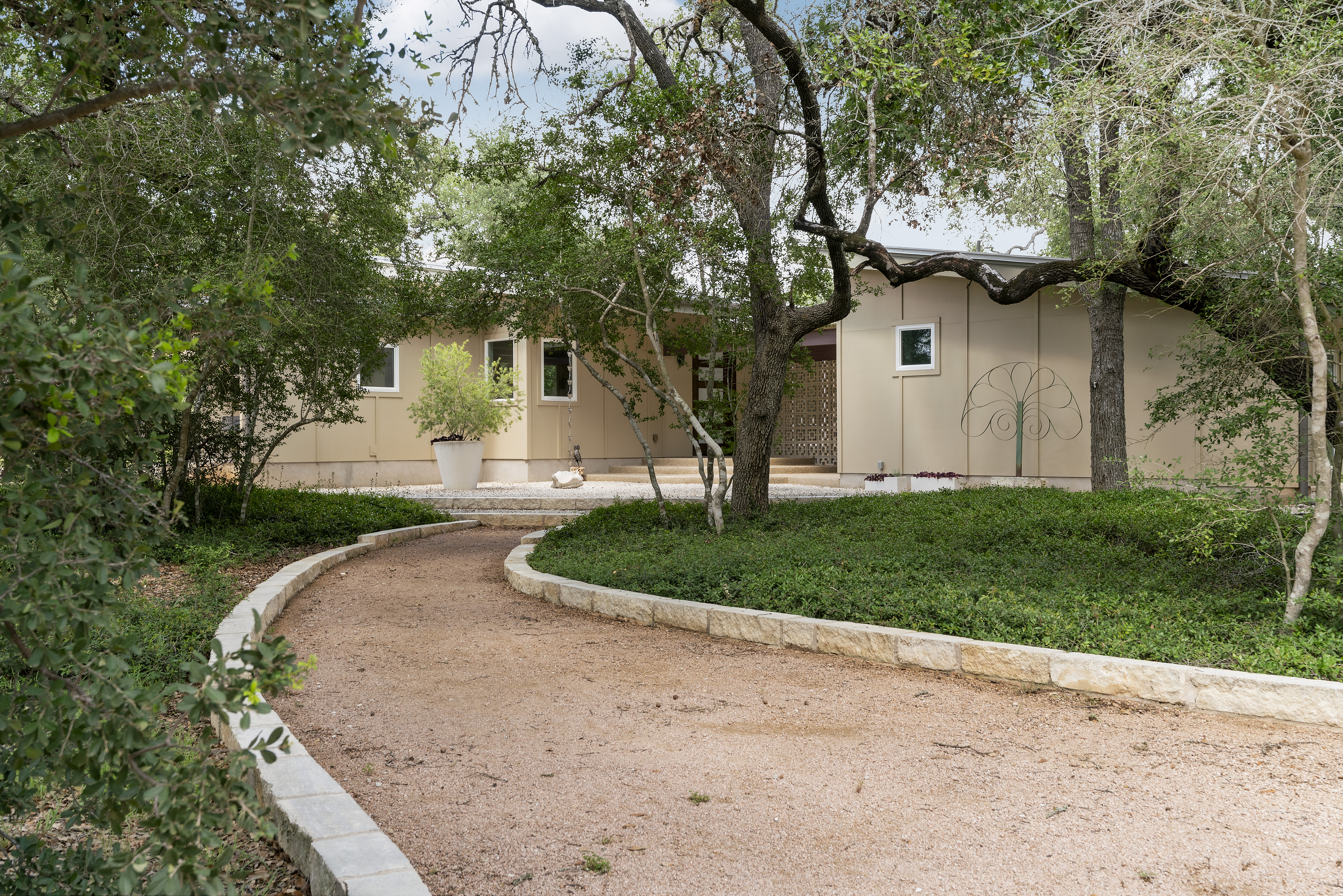  A Modern Hill Country Retreat on 5 Lush Acres - 物件實景