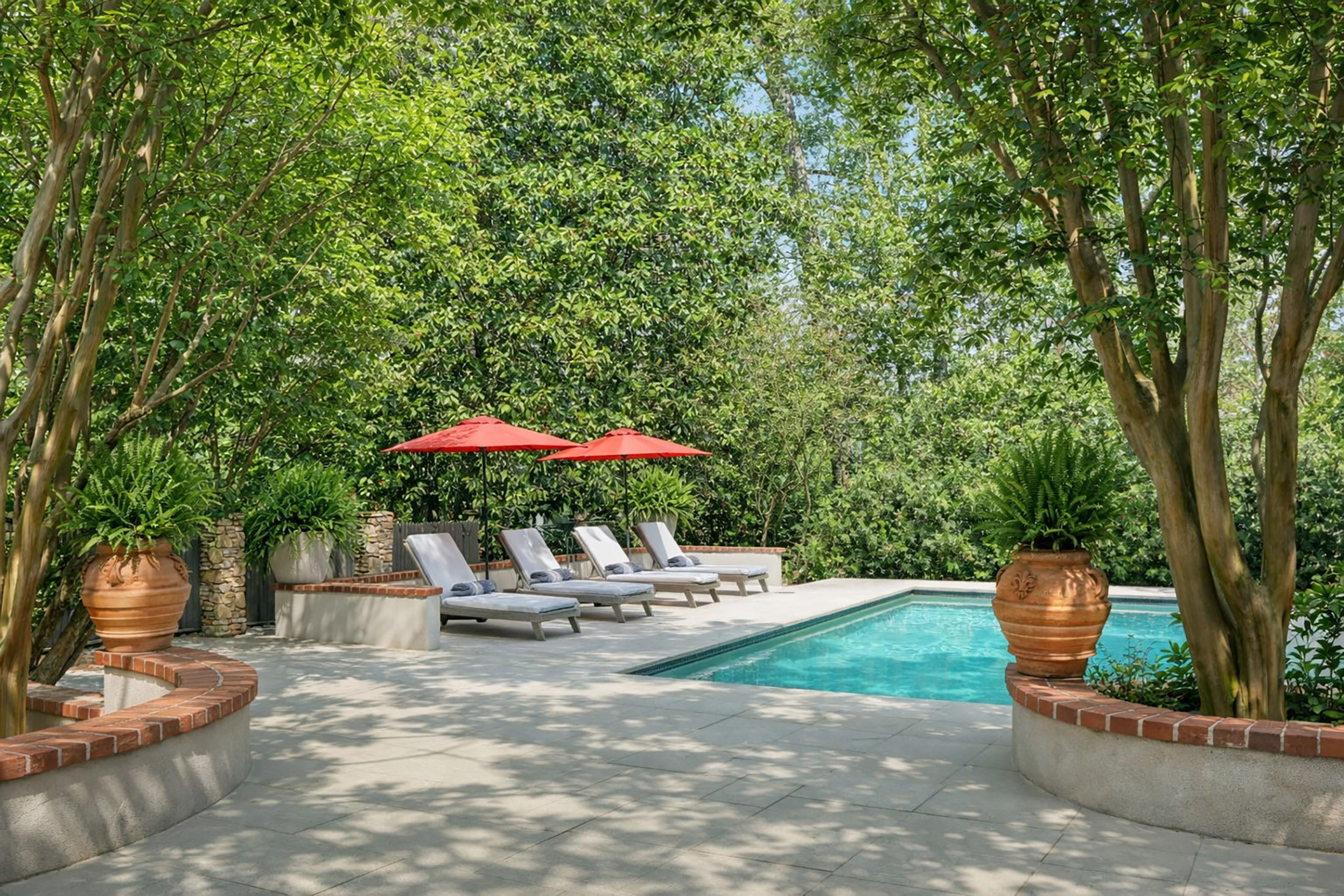  Timeless Ardmore Park Home Blends Classic Charm with Custom Renovations - 物件實景