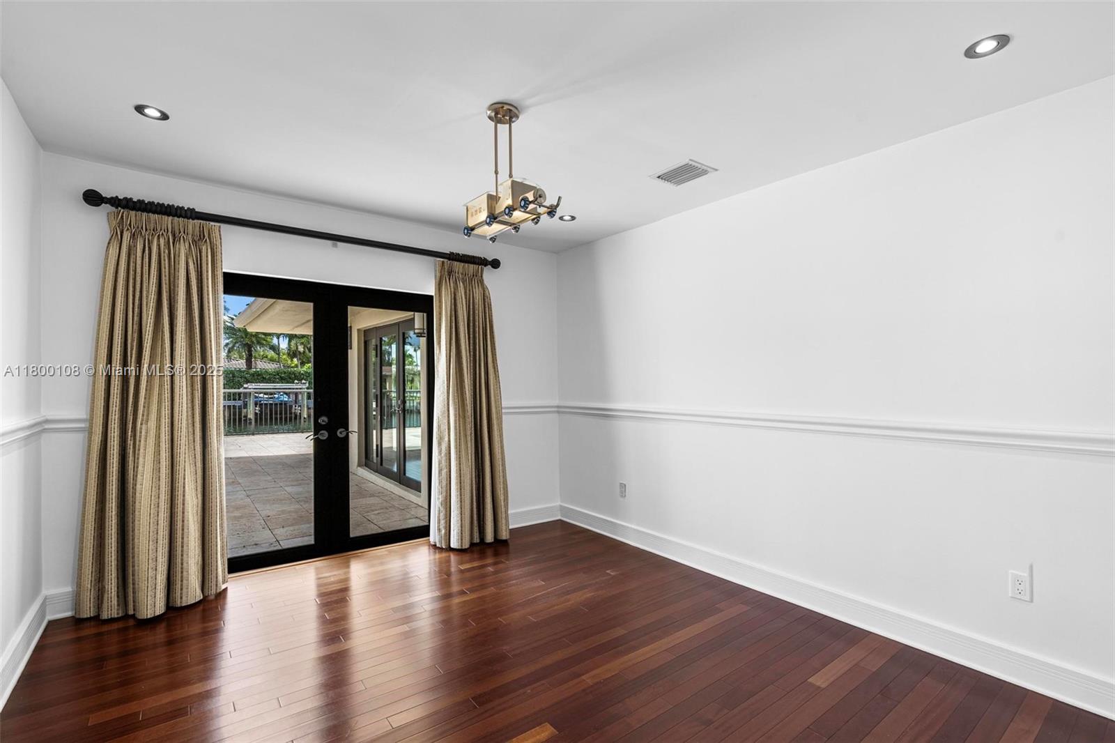 North Miami, Florida, 33181, United States, 5 Bedrooms Bedrooms, ,5 BathroomsBathrooms,Residential,For Sale,1804760