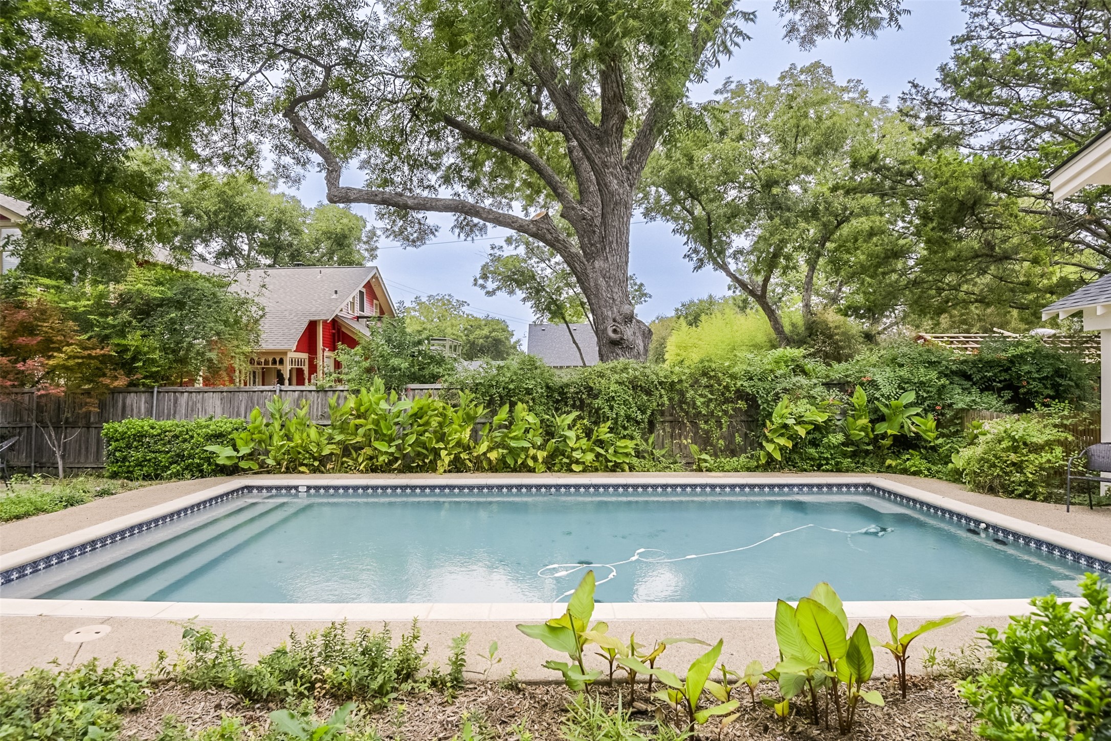 Waxahachie, Texas, 75165, United States, 5 Bedrooms Bedrooms, ,4 BathroomsBathrooms,Residential,For Sale,1940527