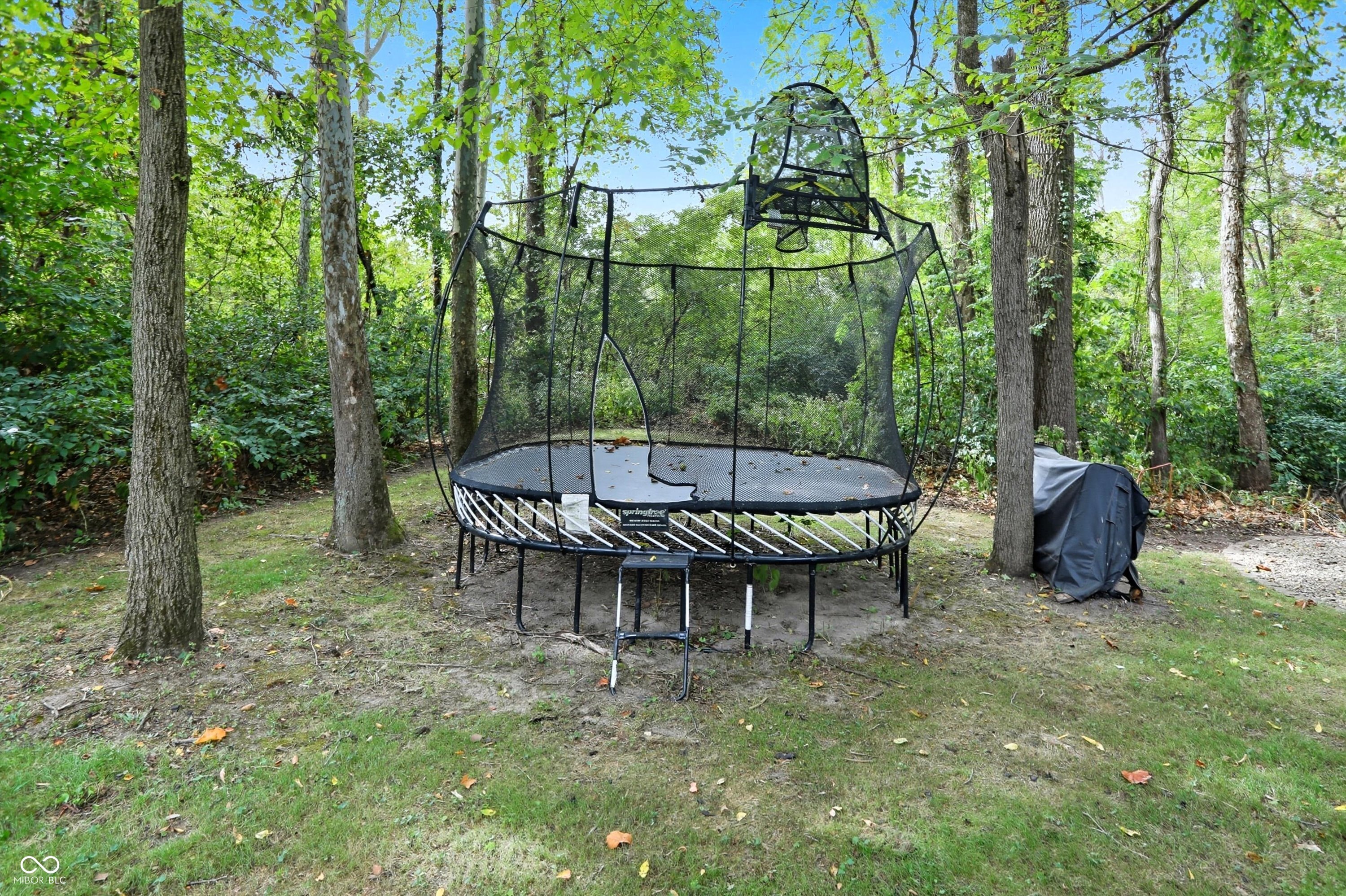 Fishers, Indiana, 46037, United States, 6 Bedrooms Bedrooms, ,5 BathroomsBathrooms,Residential,For Sale,1992348