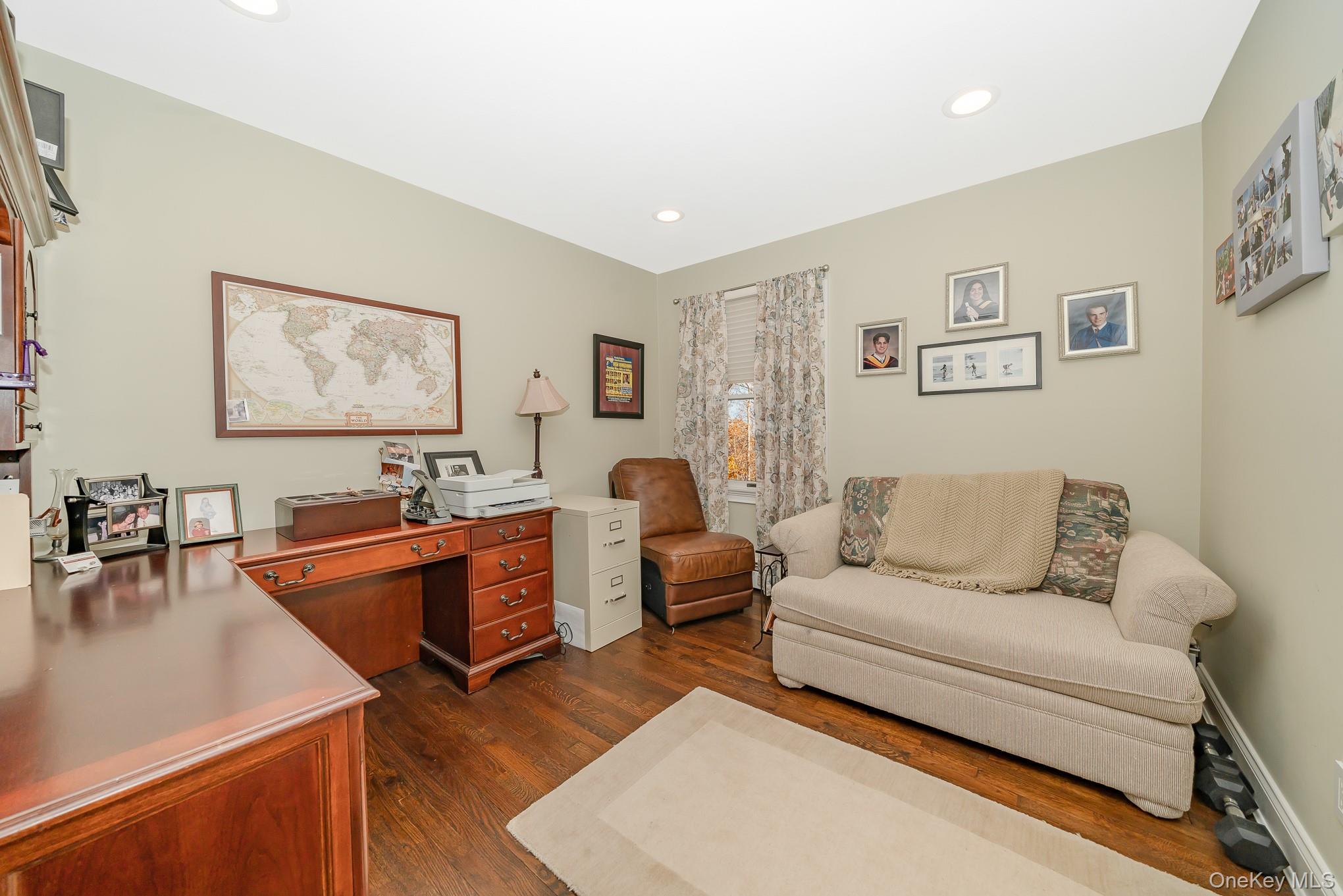 Smithtown, New York, 11787, United States, 5 Bedrooms Bedrooms, ,3 BathroomsBathrooms,Residential,For Sale,2001022