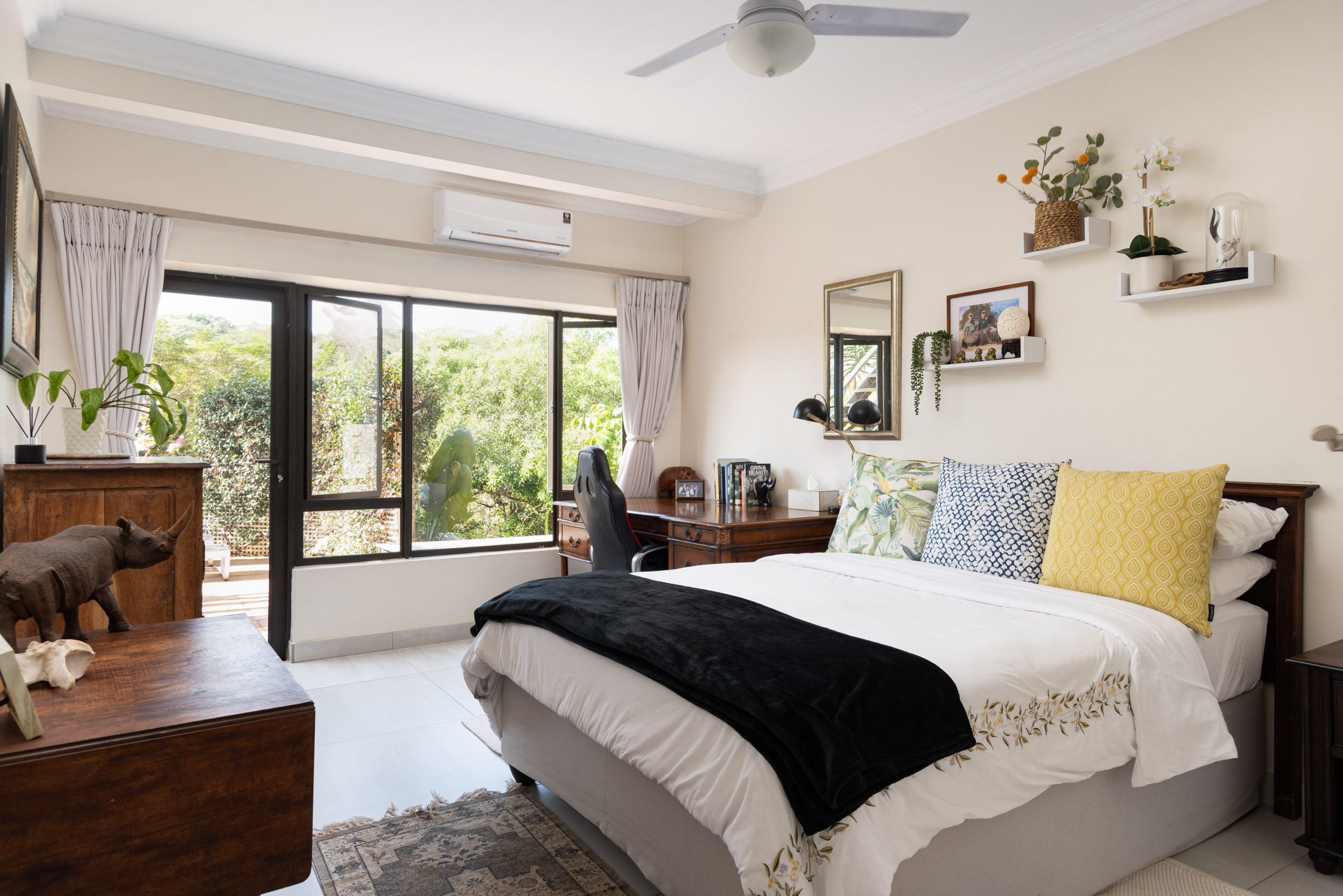  Forest Retreat with Solar Power and Exceptional Outdoor Living in Seaward Estate - 物件實景