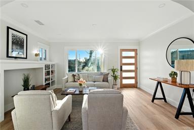 Los Angeles, California, 90008, United States, 6 Bedrooms Bedrooms, ,4 BathroomsBathrooms,Residential,For Sale,2005417