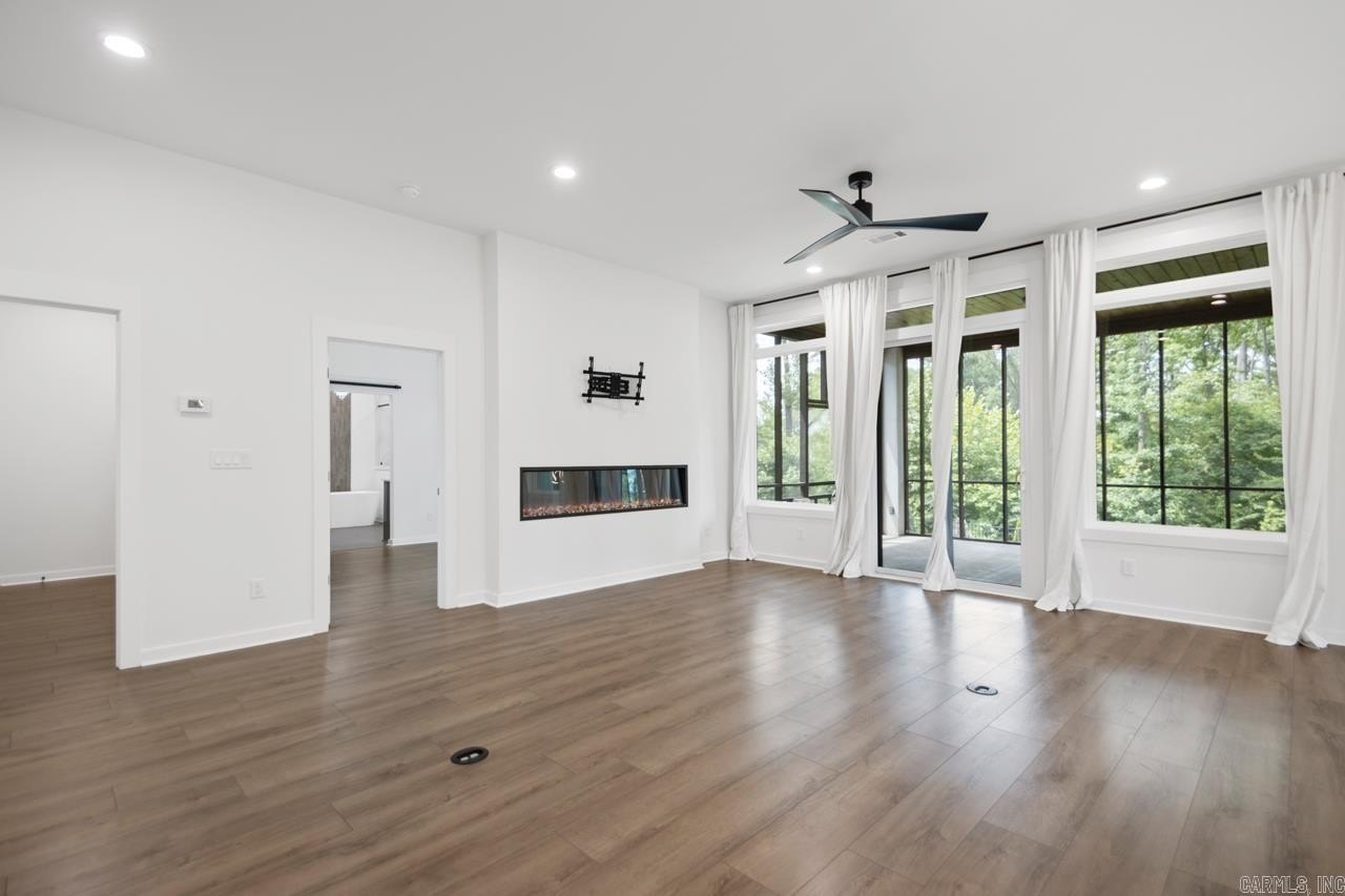 Bryant, Arkansas, 72022, United States, 5 Bedrooms Bedrooms, ,5 BathroomsBathrooms,Residential,For Sale,1978792