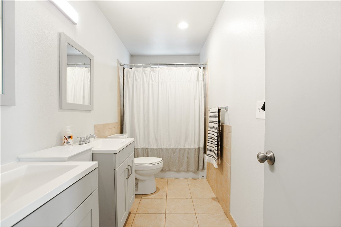 Long Beach, California, 90805, United States, 3 Bedrooms Bedrooms, ,2 BathroomsBathrooms,Residential,For Sale,2011745