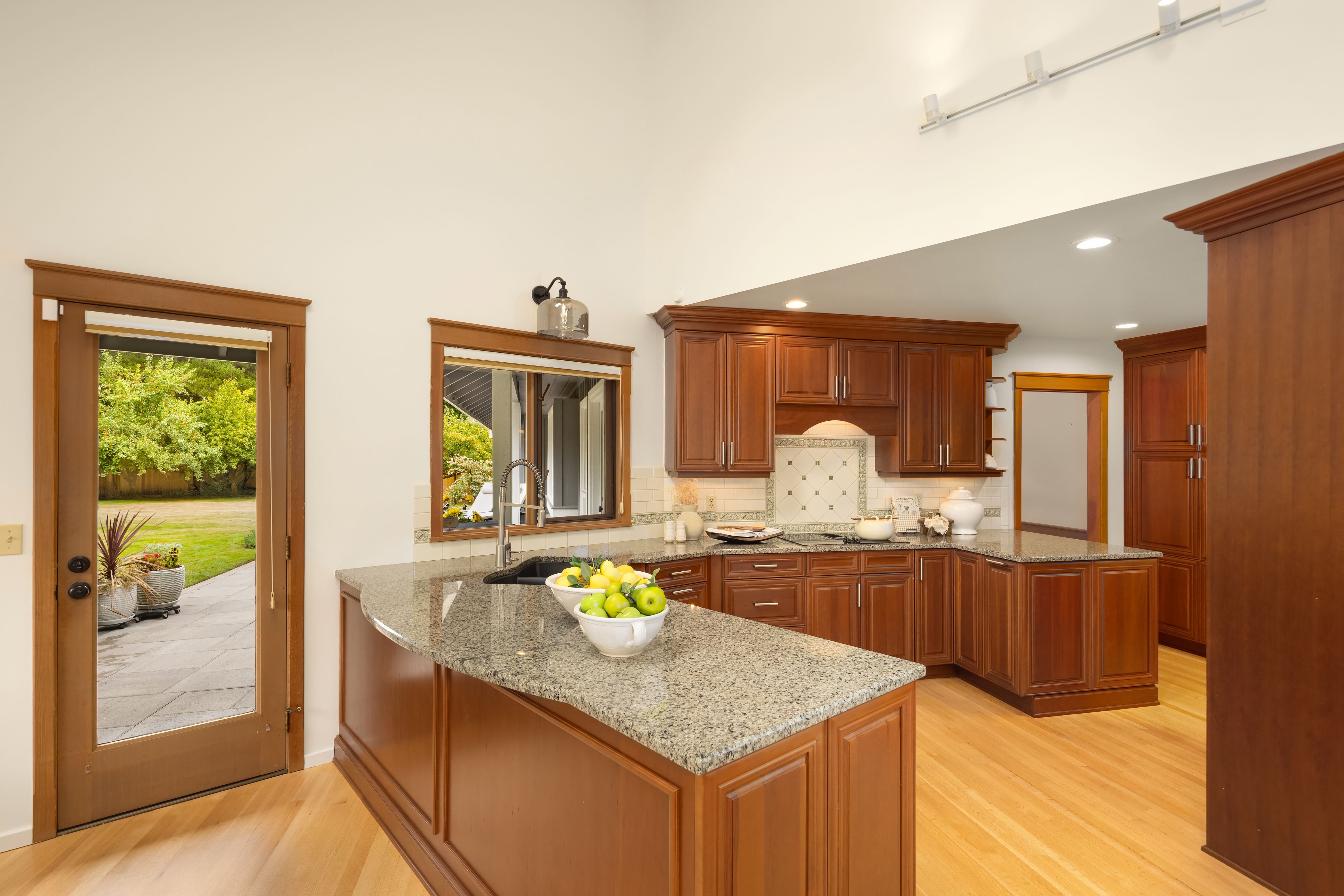  14246 157th Place NE, Woodinville, WA 98072 - 物件實景