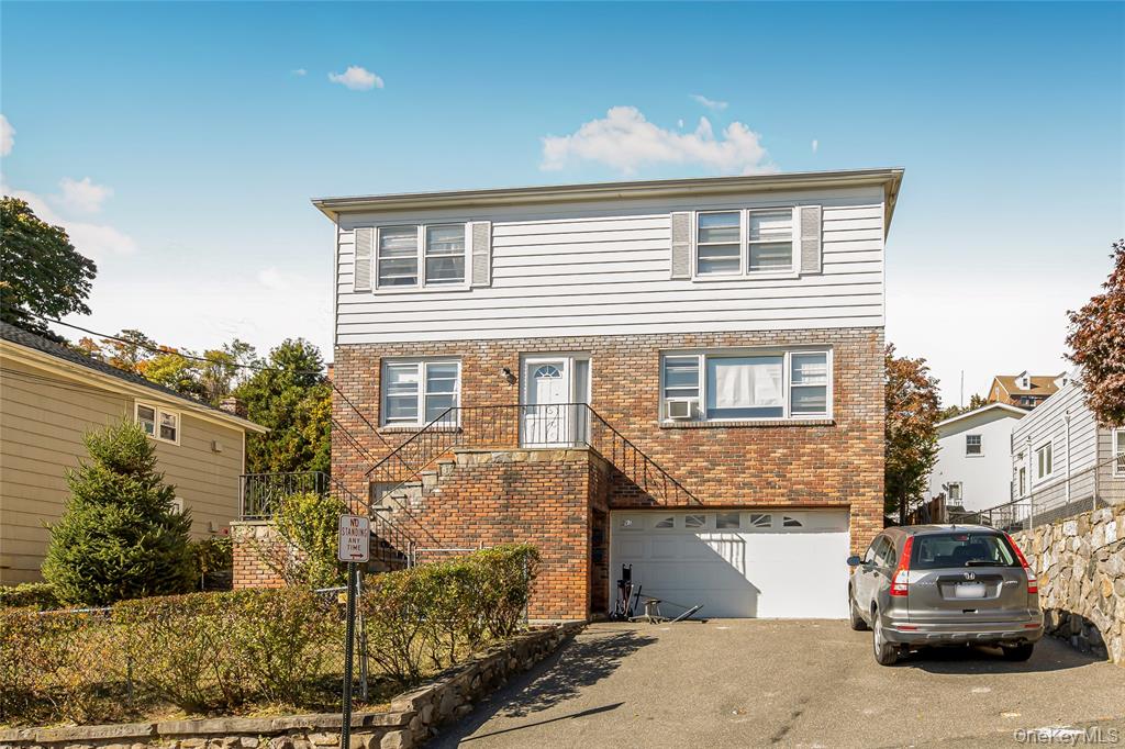 Yonkers, New York, 10703, United States, 6 Bedrooms Bedrooms, ,2 BathroomsBathrooms,Residential,For Sale,1984096