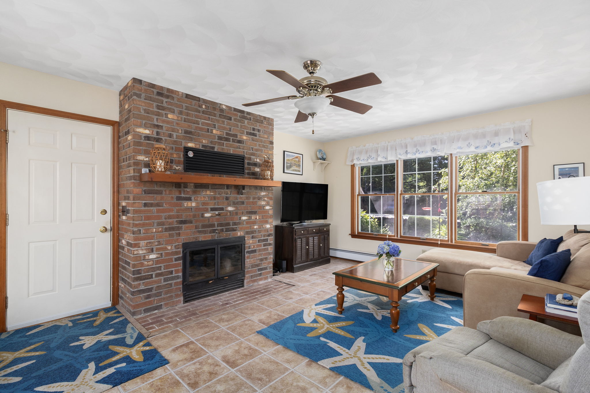  227 Prospect Avenue, Middletown, RI 02842 - 物件實景