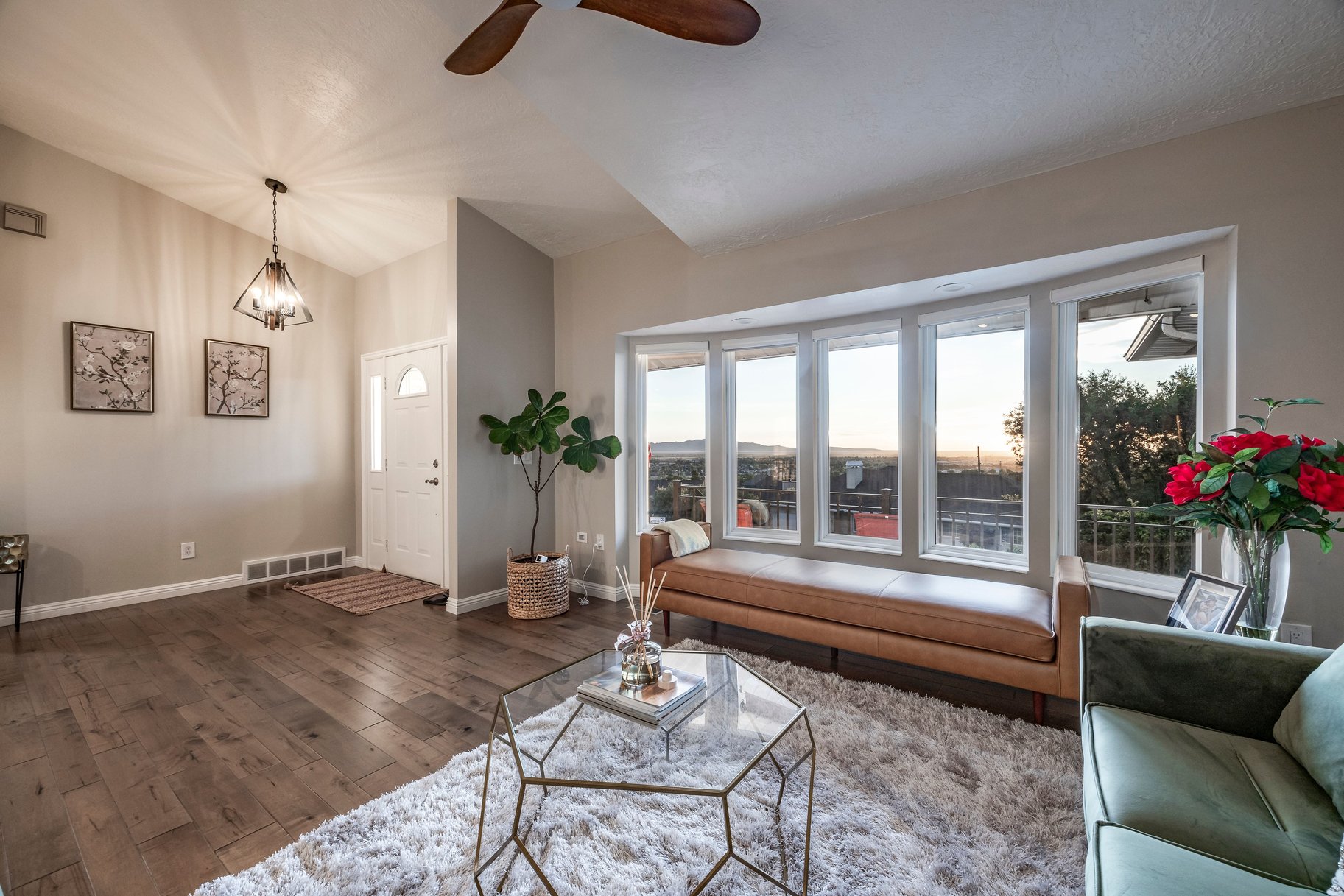  Farmington Rambler on Private Half-Acre with Incredible Views - 物件實景
