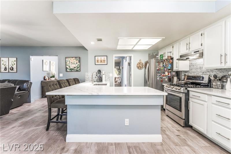 North Las Vegas, Nevada, 89031, United States, 3 Bedrooms Bedrooms, ,2 BathroomsBathrooms,Residential,For Sale,1920632