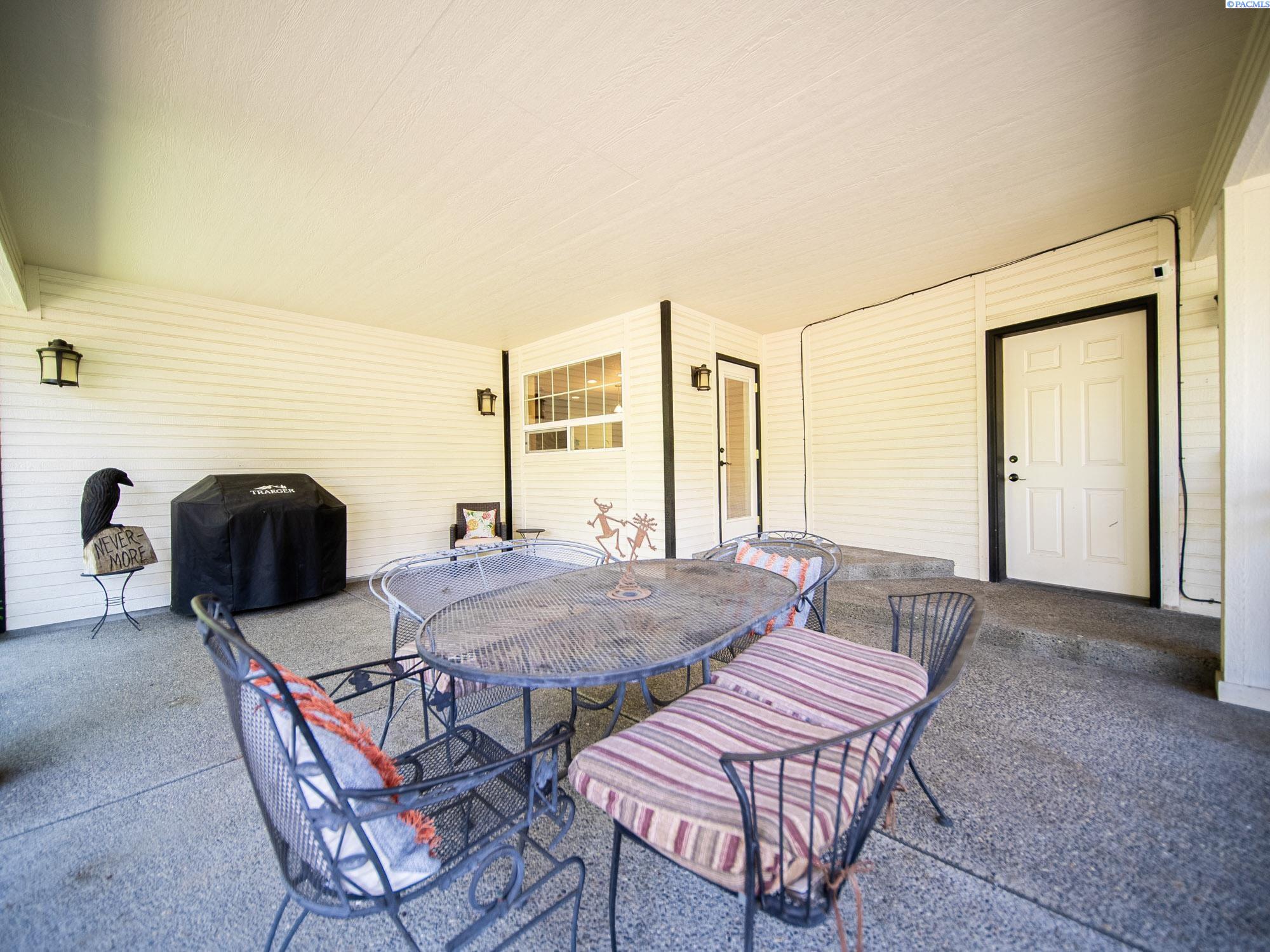 Yakima, Washington, 98908-0000, United States, 4 Bedrooms Bedrooms, ,2 BathroomsBathrooms,Residential,For Sale,1827891
