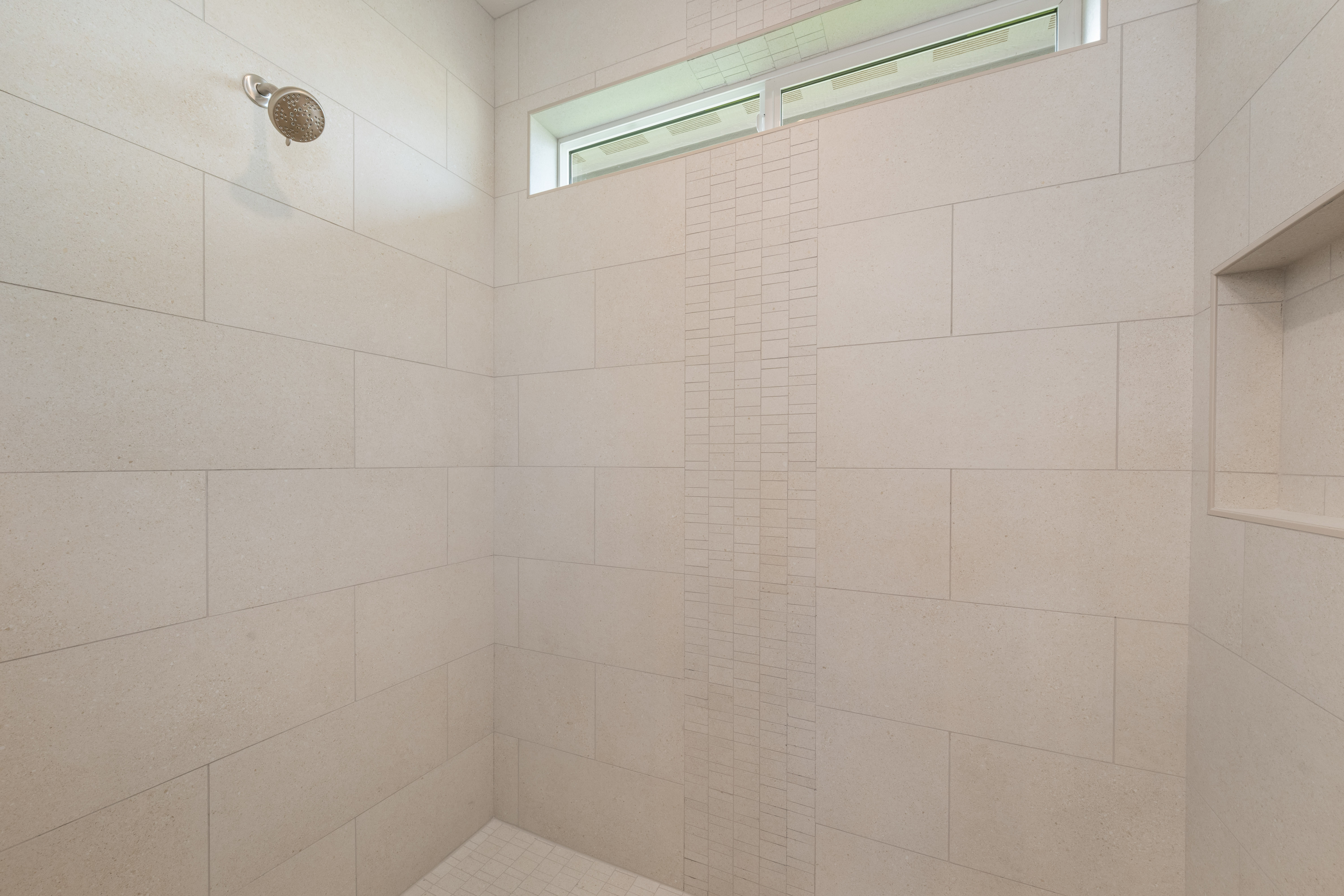  Apple Valley Gem with4 Beds and Custom Finishes - 物件實景