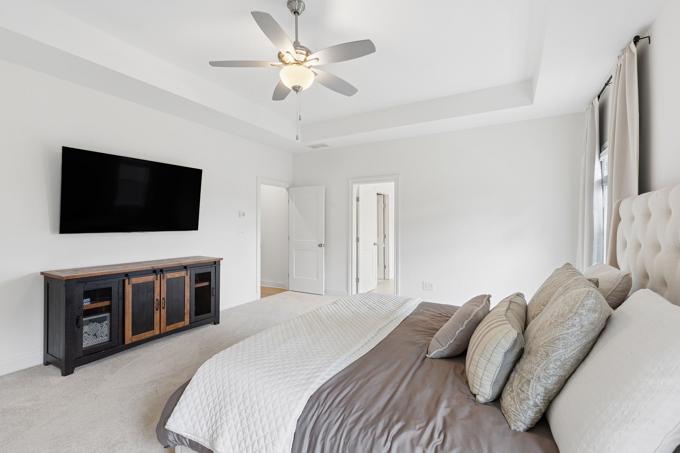  Freshly Updated and Move-in Ready Home in a Prime Westside Location - 物件實景