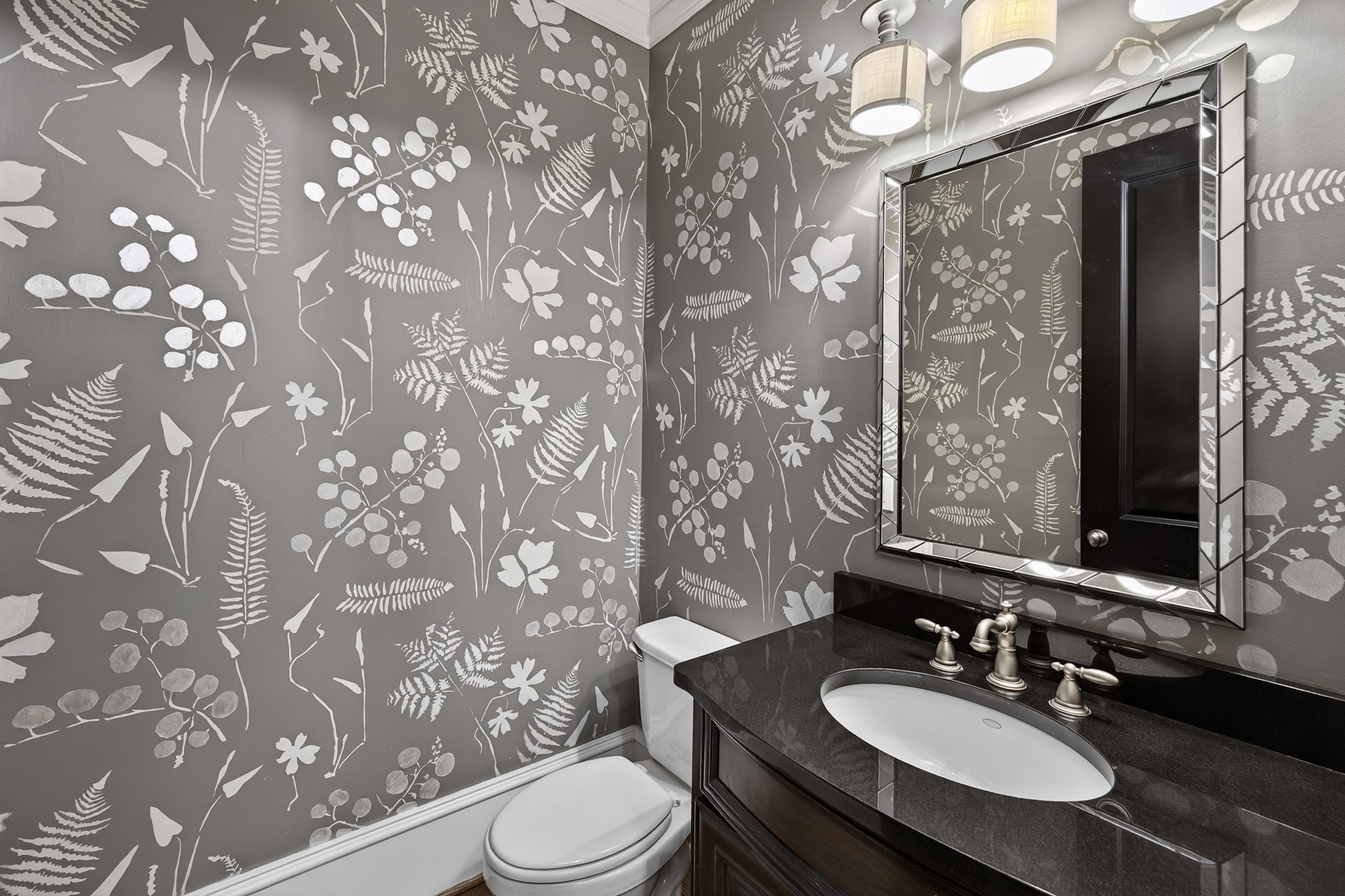  Timeless Style, Incredible Space and Convenient Brookwood Location - 物件實景