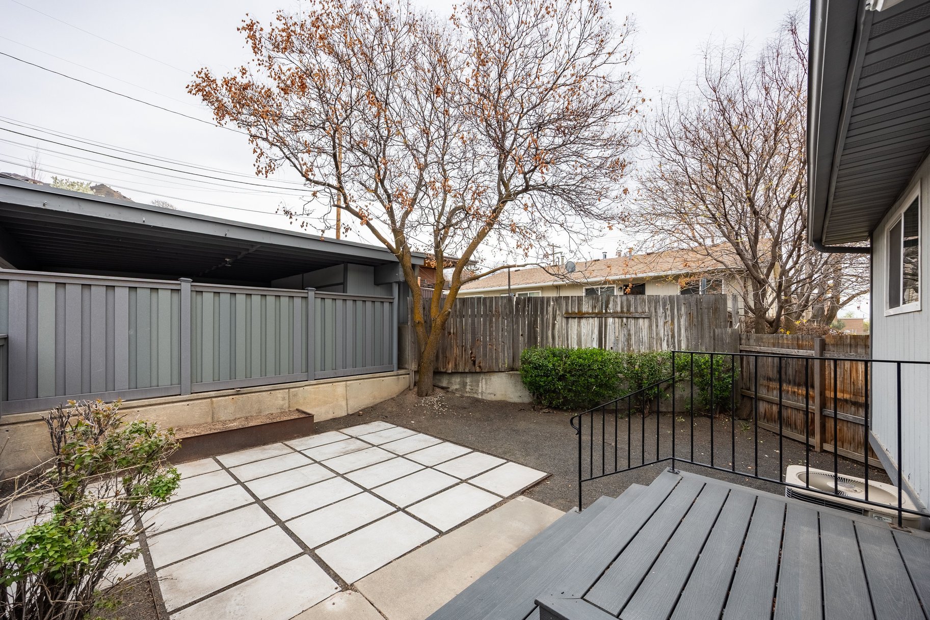  East Bench Duplex with Private Outdoor Living and Upside Potential - 物件實景
