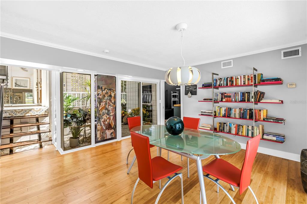 St Petersburg, Florida, 33704, United States, 4 Bedrooms Bedrooms, ,4 BathroomsBathrooms,Residential,For Sale,1991901