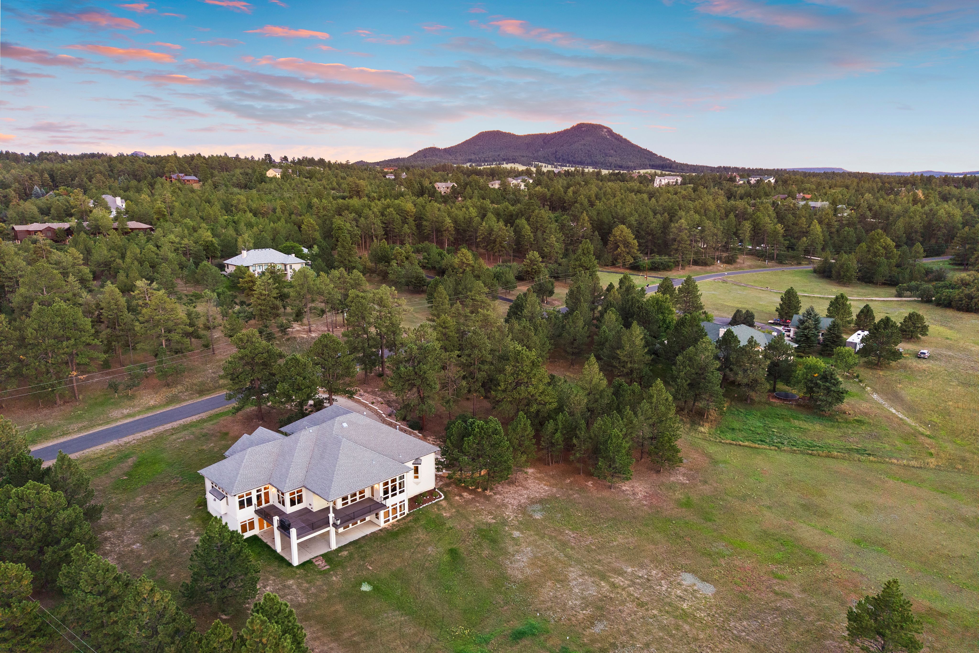  Set on over 4 acres in Perry Park East - 物件實景