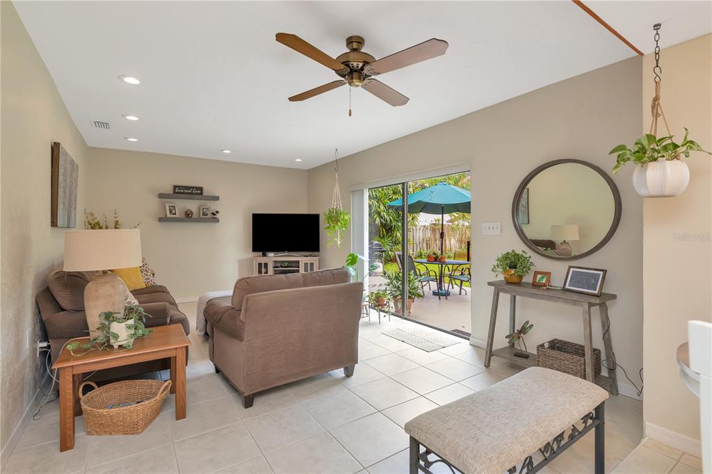 Largo, Florida, 33773, United States, 3 Bedrooms Bedrooms, ,3 BathroomsBathrooms,Residential,For Sale,1839107